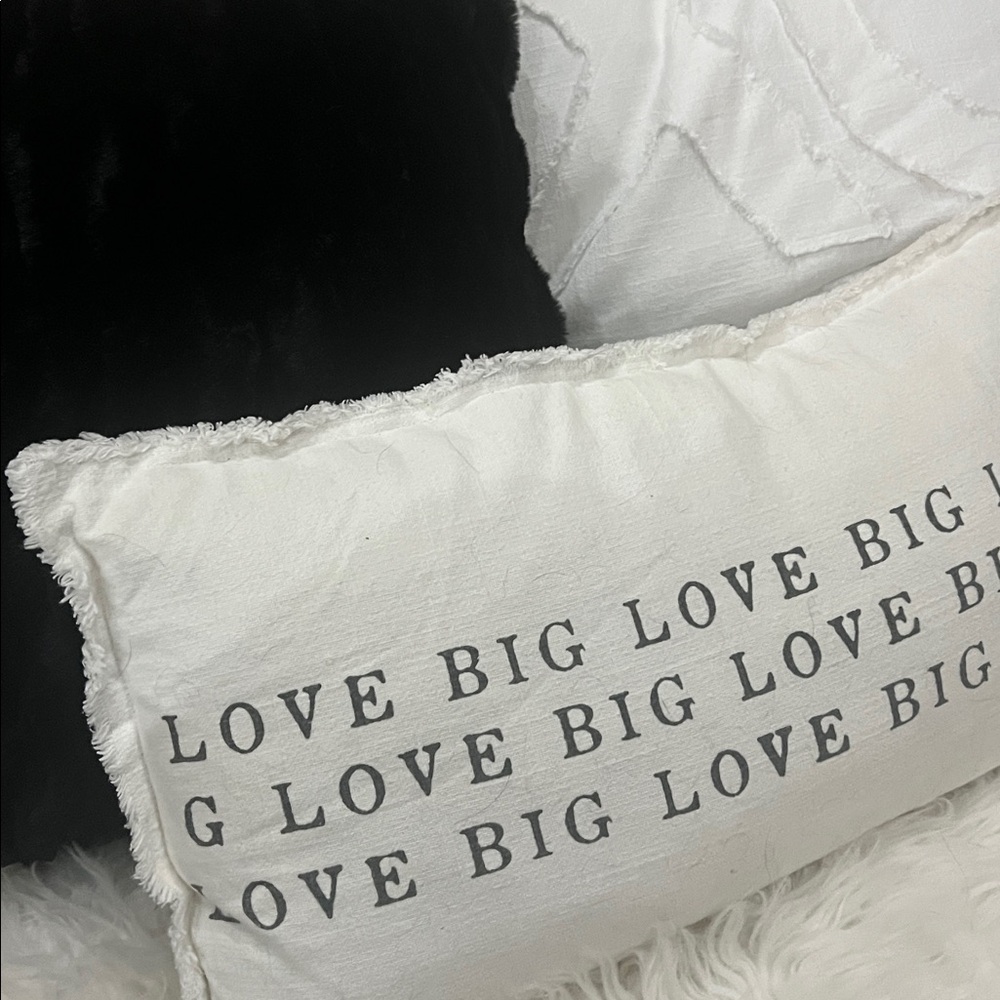 White Pillow with  'Love Big' Text valentines days - Picture 5 of 5